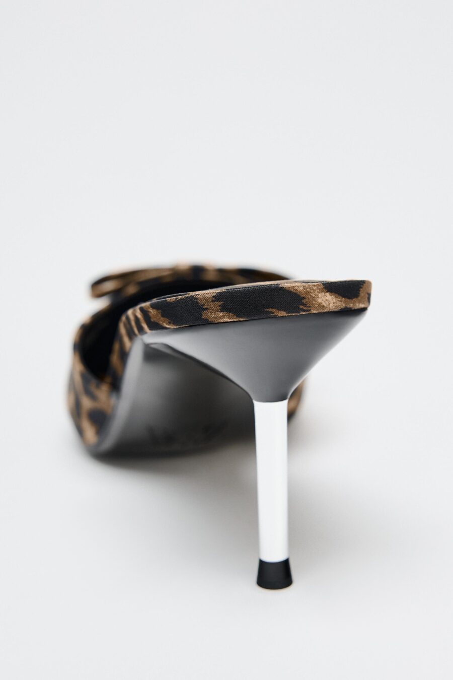 ANIMAL PRINT BOW HEELED MULES