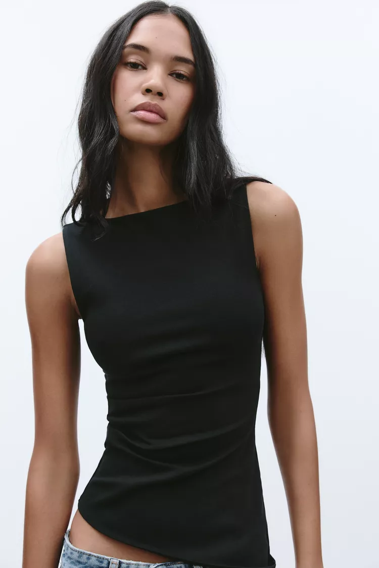 RUCHED ASYMMETRIC T-SHIRT